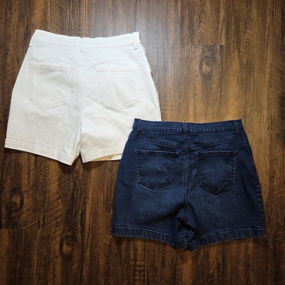 Gloria Vanderbilt Denim, White Jean Shorts Bundle Amanda Style Slimming Effect - Picture 2 of 4
